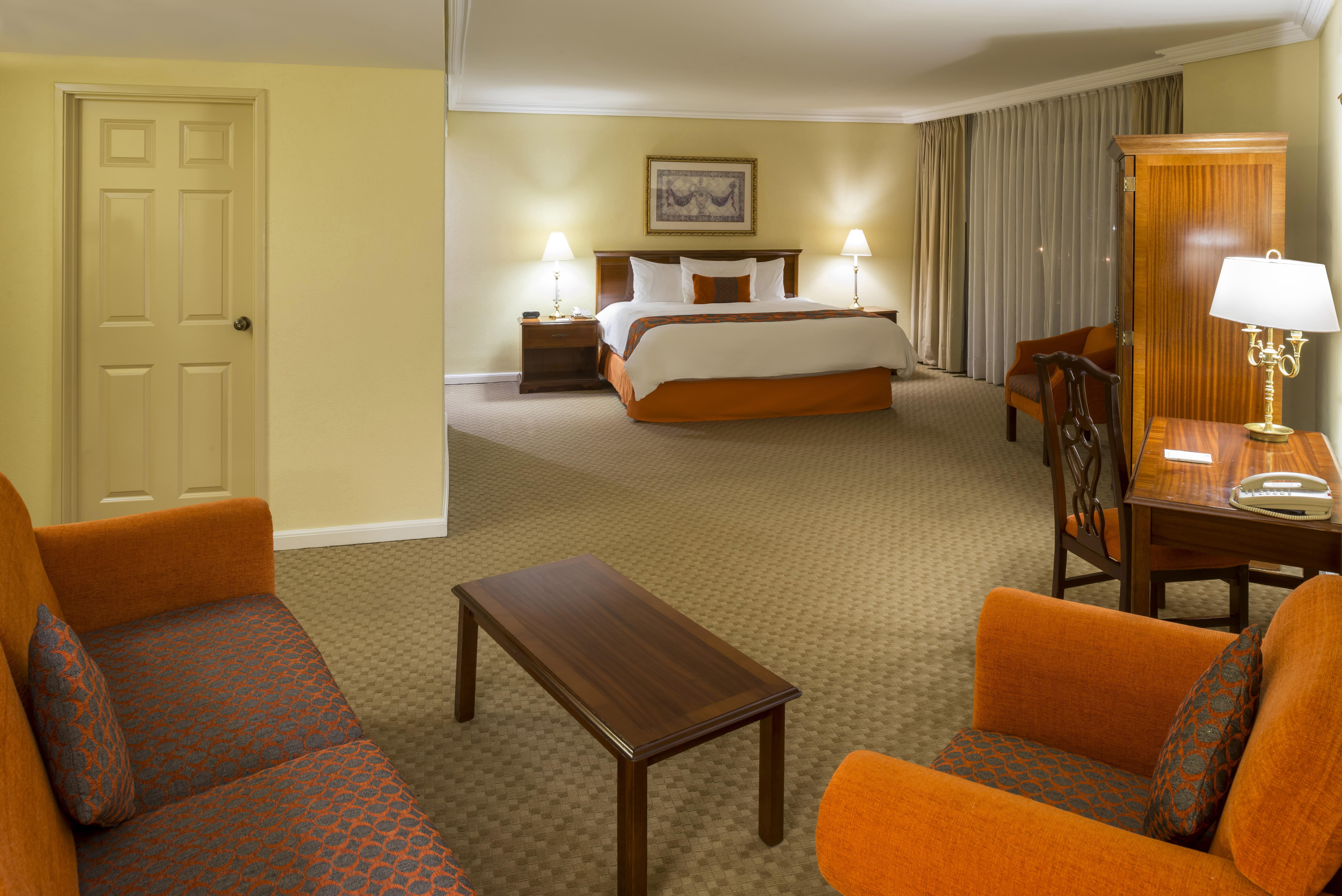 Camino Real Puebla Angelopolis 호텔 외부 사진 A typical suite at the Hilton Garden Inn
