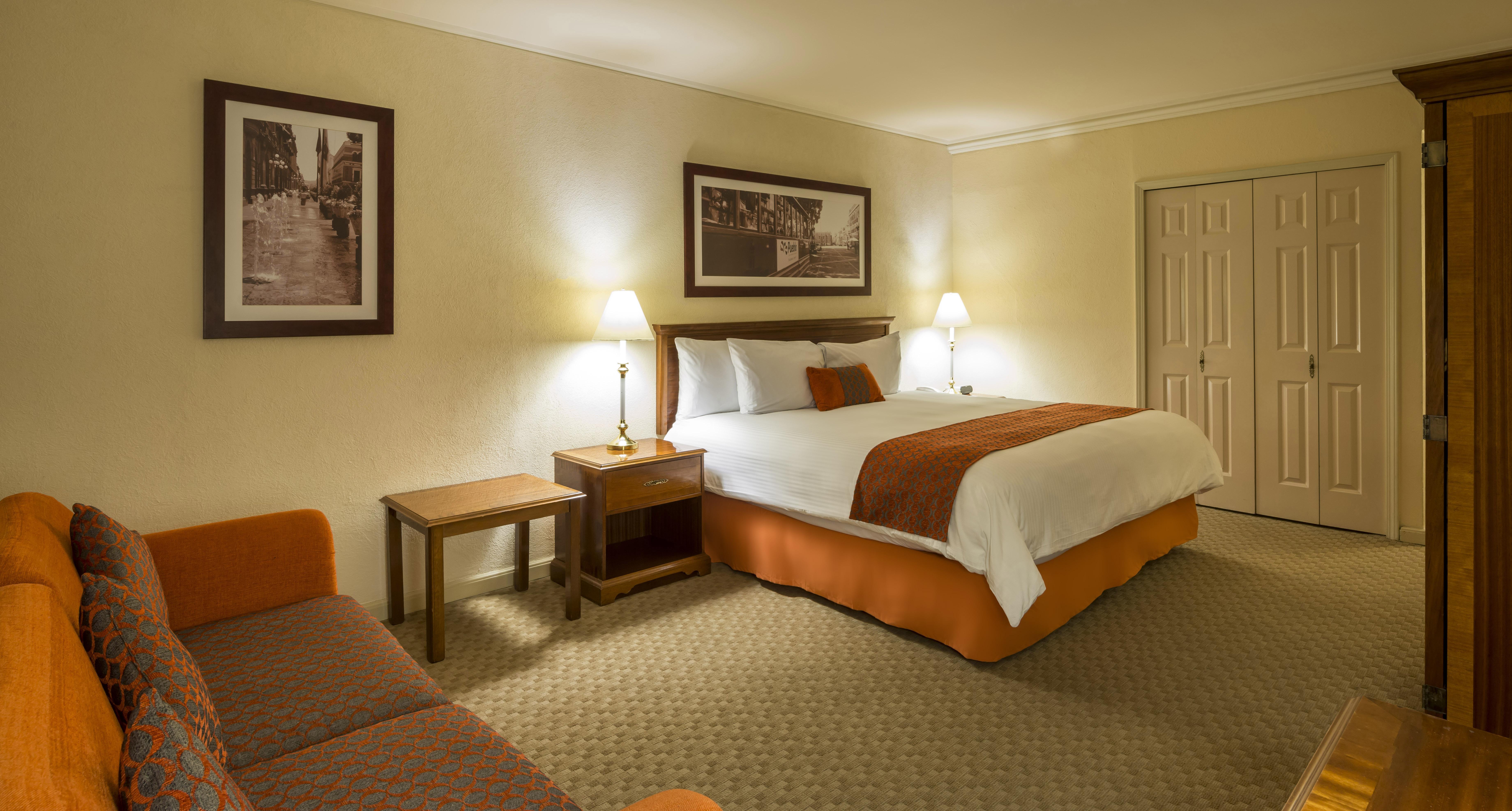 Camino Real Puebla Angelopolis 호텔 외부 사진 A guest room at the Inn at the Opera