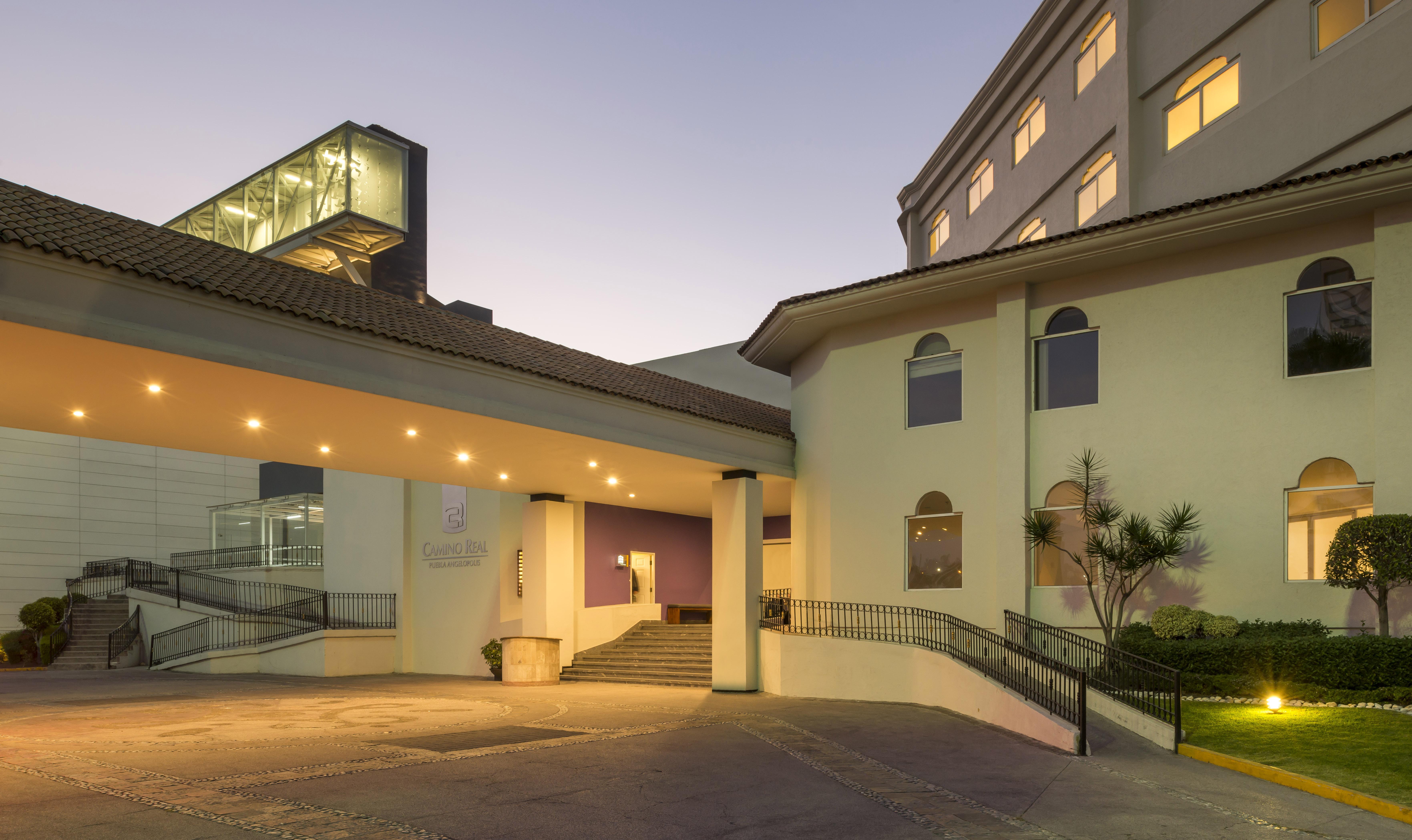 Camino Real Puebla Angelopolis 호텔 외부 사진 The main entrance of the hotel