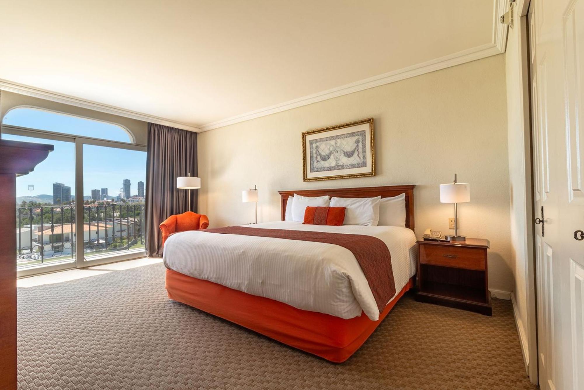 Camino Real Puebla Angelopolis 호텔 외부 사진 A bedroom at the Hilton San Diego Bayfront
